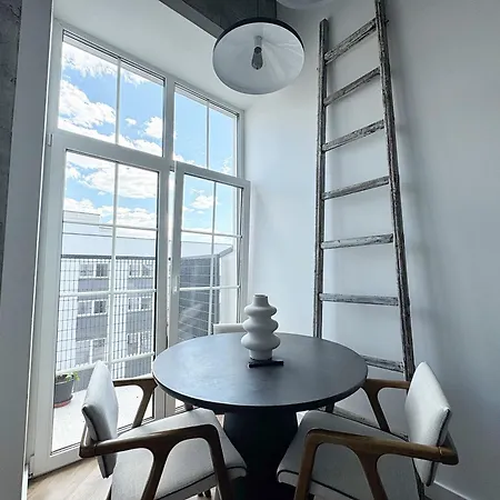 Rooftop Terrace Loft 15 Minute Walk To Zalgiris Arena דירה קובנה