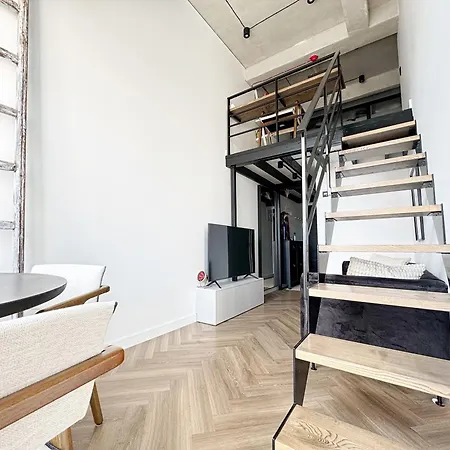 Apartment Rooftop Loft 15 Minute Walk To Zalgiris Arena With Ac Kaunas